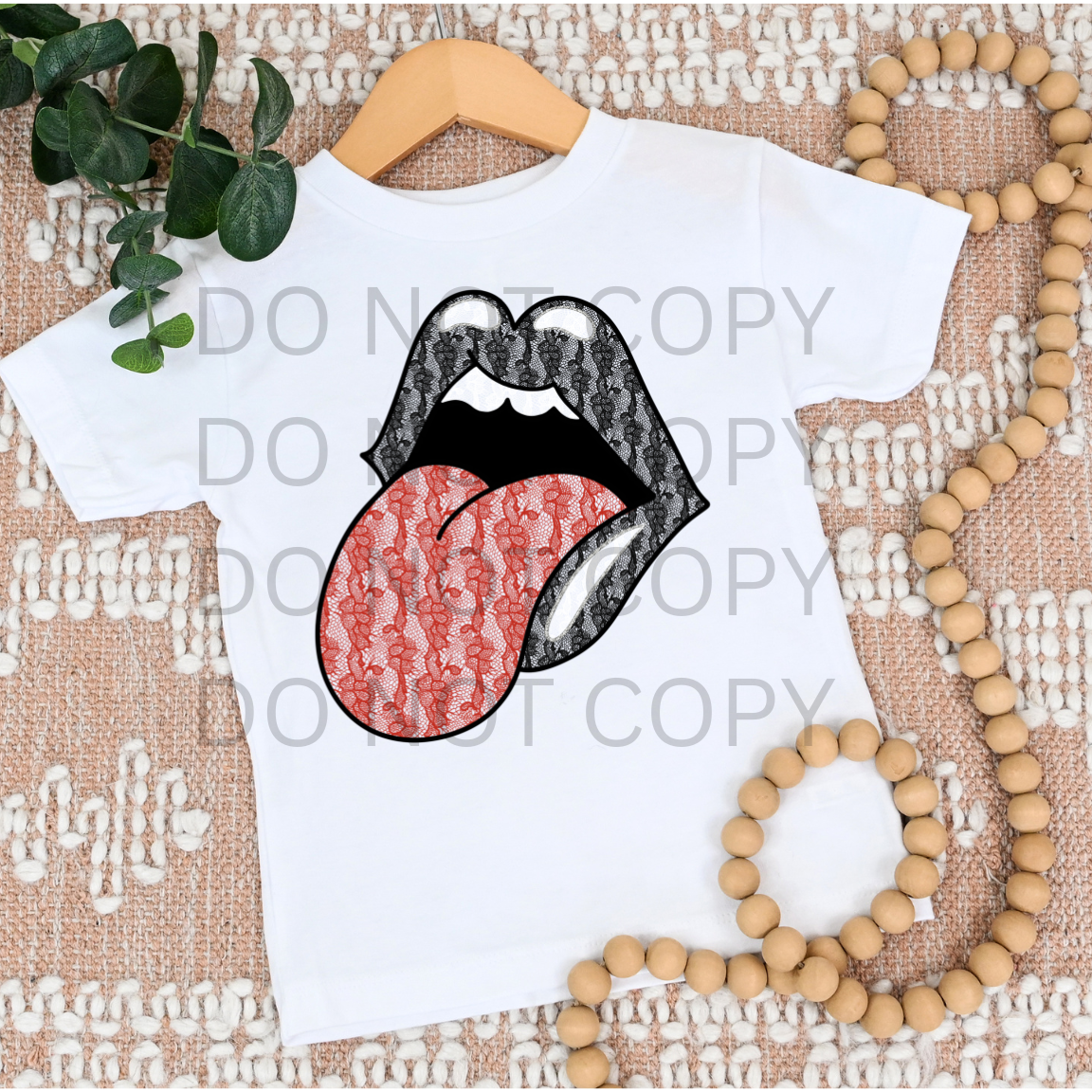 FAUX LACE LIPS
